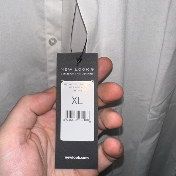 Muscle Fit White Button Down XL - Picture 2 of 3